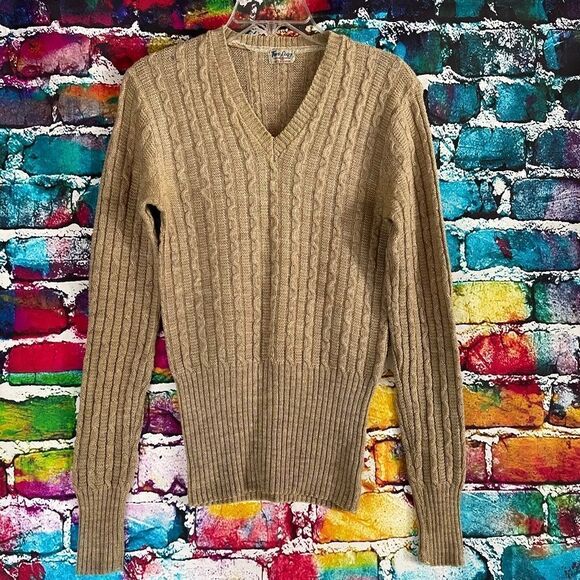 Vintage Two Legs 100% Wool Cable Knit Sweater V-neck Size 38 Small/Medium - Picture 1 of 7